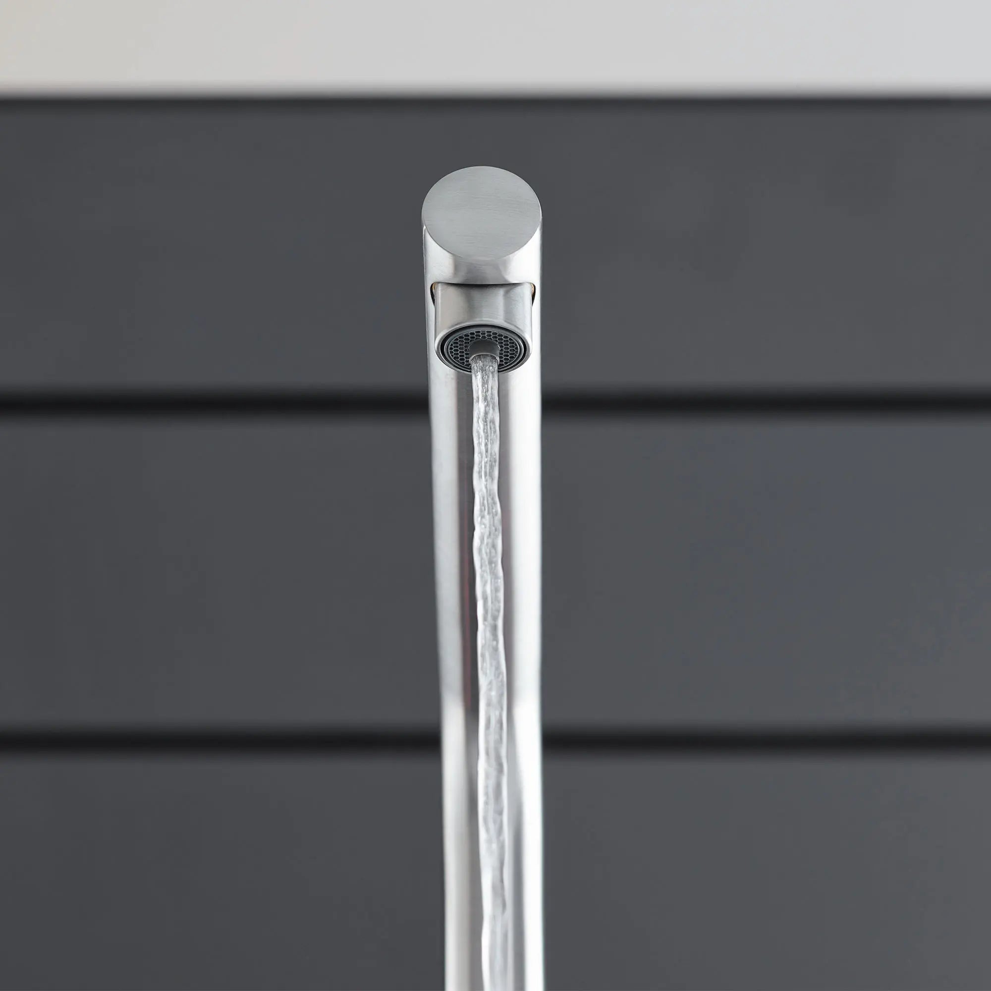 GROHE Blue Single-Handle Pull-Out Kitchen Faucet Single Spray 1.75 GPM (6.6 L/min) with Chilled & Sparkling Water // GROHE STARLIGHT CHROME // 72055_B-31608002_6_CDNwebp.webp