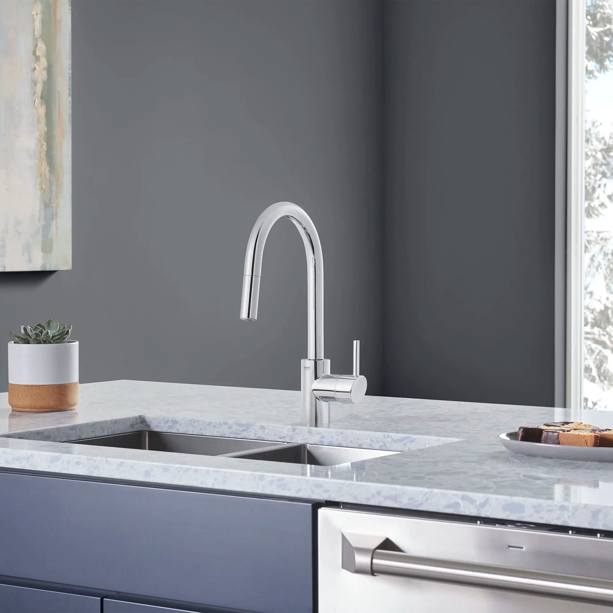 Concetto Single-Handle Pull-Down Kitchen Faucet Dual Spray 1.75 GPM (6.6 L/min) // GROHE STARLIGHT CHROME // 72163_B-32665003_1_CDNwebp.webp