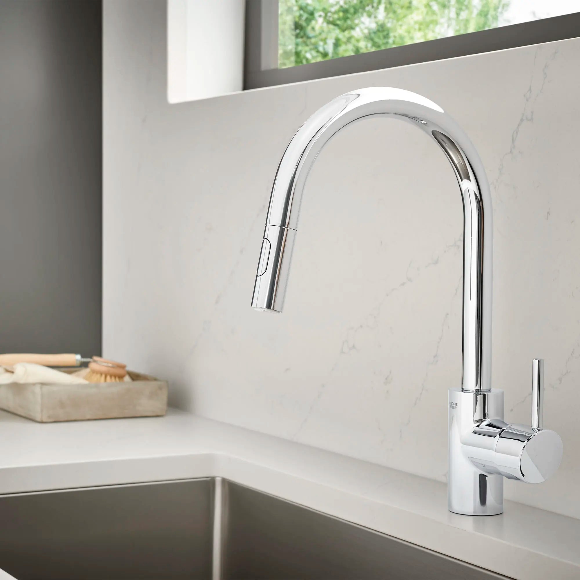 Concetto Single-Handle Pull-Down Kitchen Faucet Dual Spray 1.75 GPM (6.6 L/min) // GROHE STARLIGHT CHROME // 72170_B-32665003_6_CDNwebp.webp