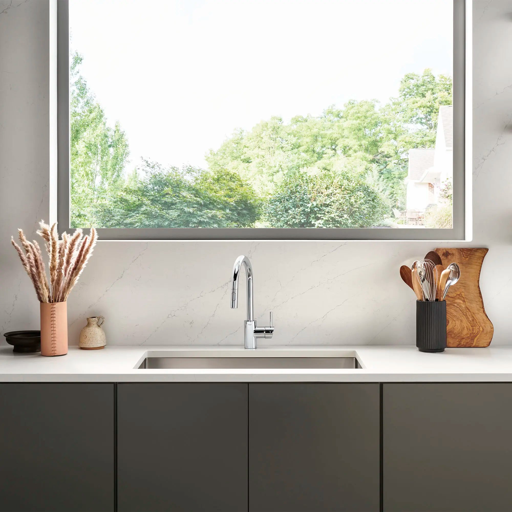 Concetto Single-Handle Pull-Down Kitchen Faucet Dual Spray 1.75 GPM (6.6 L/min) // GROHE STARLIGHT CHROME // 72174_B-32665003_7_CDNwebp.webp