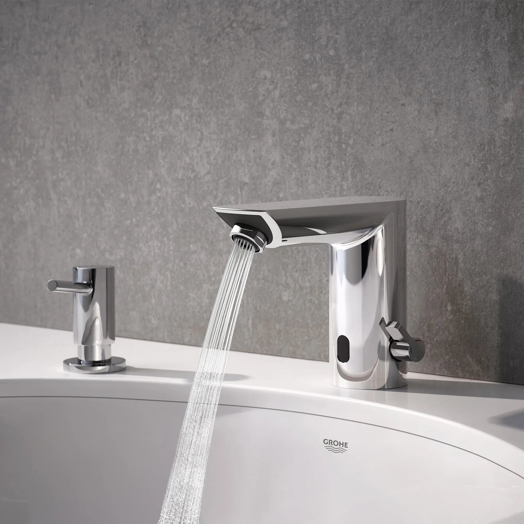 GROHE electronic touchless faucet for premium hotel public restroom
