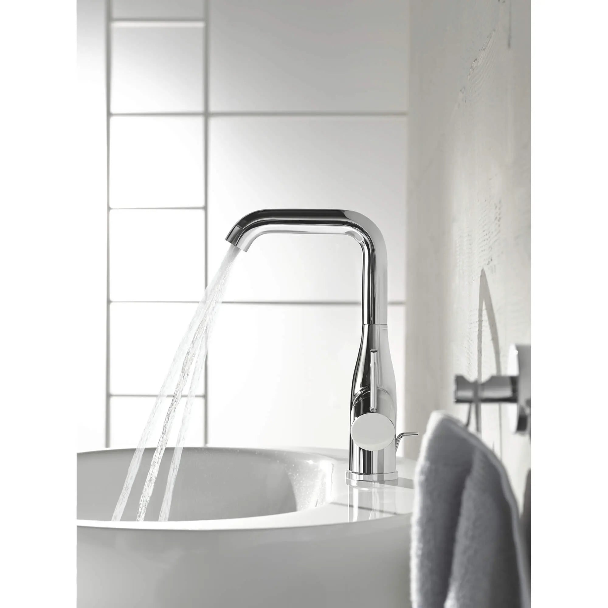 Single Hole Single-Handle L-Size Bathroom Faucet, 1.2 GPM (4.5 L/min) // GROHE STARLIGHT CHROME // 828_2348600a-single-handle-bathroom-faucet-l-size-enviro-1_0_CDNwebp.webp