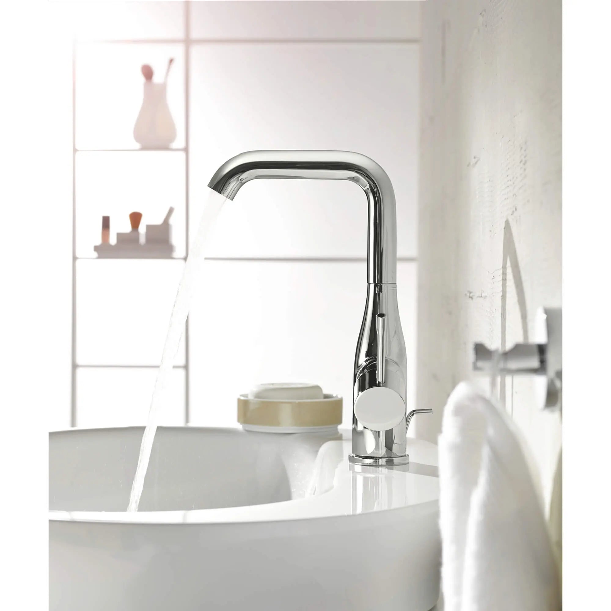 Single Hole Single-Handle L-Size Bathroom Faucet, 1.2 GPM (4.5 L/min) // GROHE STARLIGHT CHROME // 830_2348600a-single-handle-bathroom-faucet-l-size-enviro-2_0_CDNwebp.webp