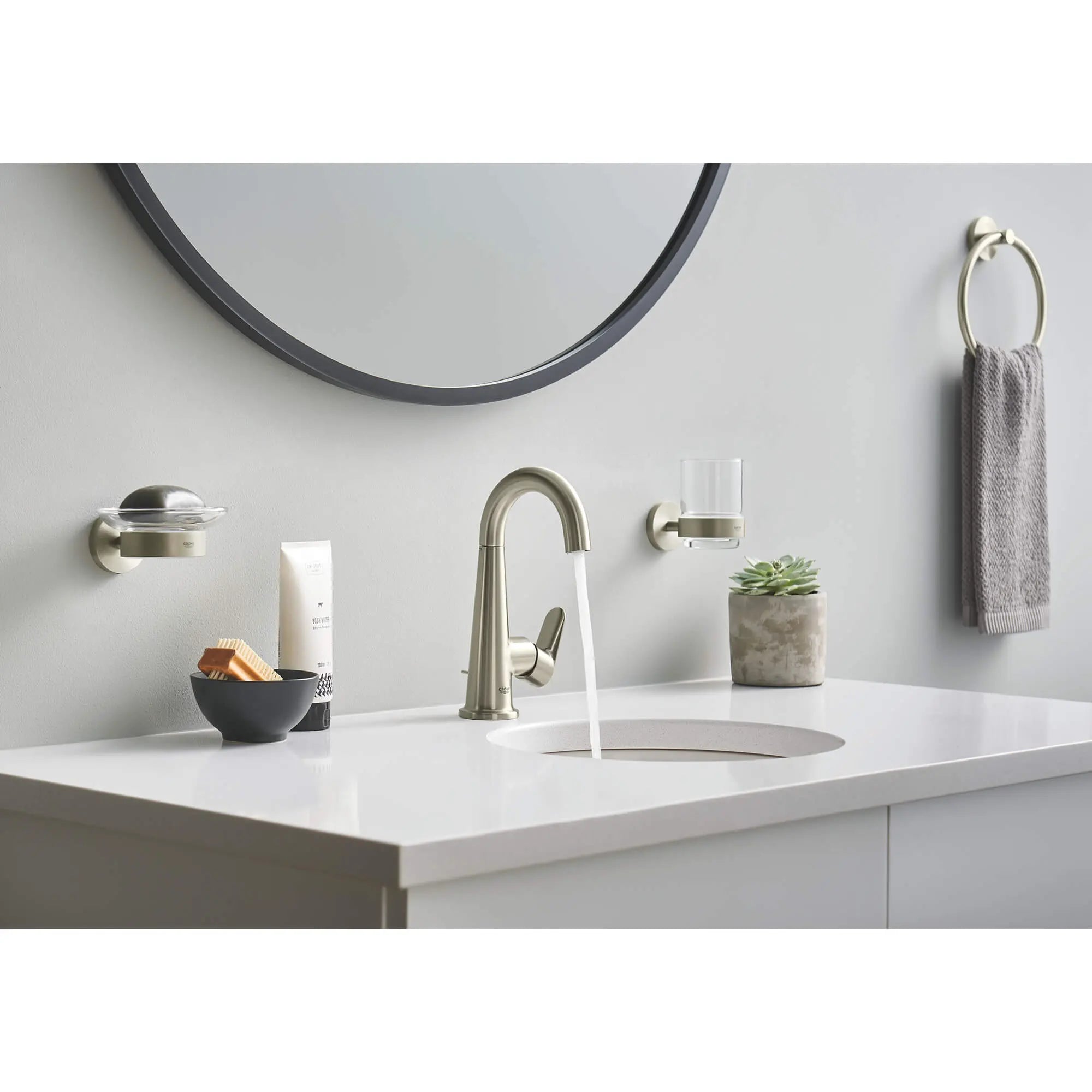 Veletto Single-Handle 4" Centerset Bathroom Faucet, 1.2 GPM (4.5 L/min) // BRUSHED NICKEL INFINITYFINISH // 892_23837en0-single-handle-4-inch-centerset-bathroom-faucet-enviro-6_0_CDNwebp.webp